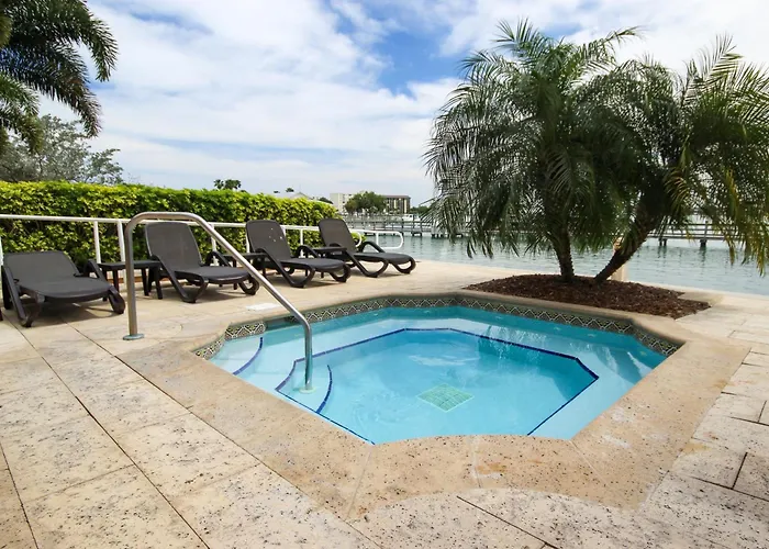 Belle Harbor Charm 25